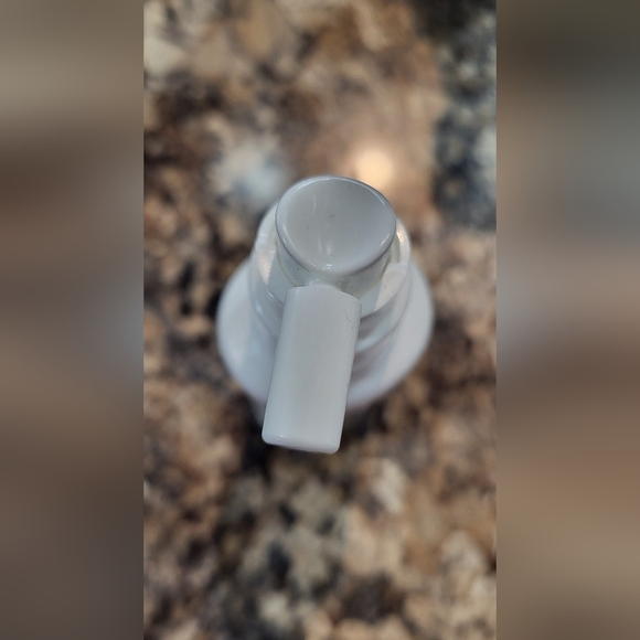 New Nioxin scalp relief - Picture 3 of 3